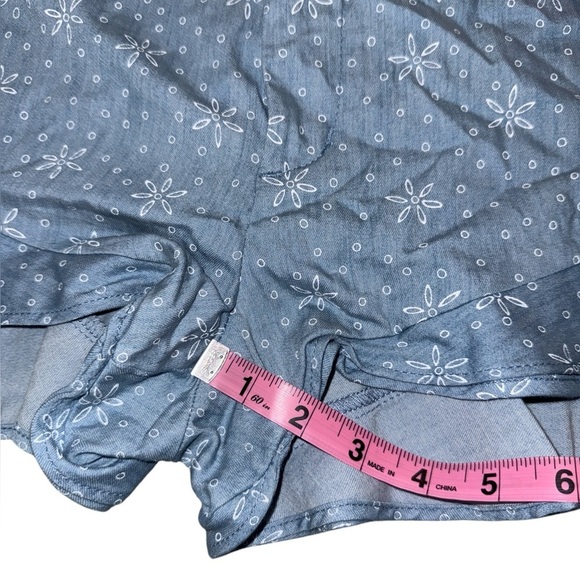 BCBGeneration Crazy Daisy Indigo Shorts - Picture 4 of 9